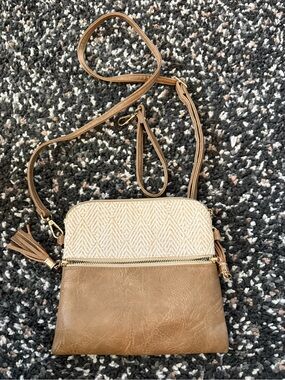 Crossbody Shoulder Bag in Tan and Cream